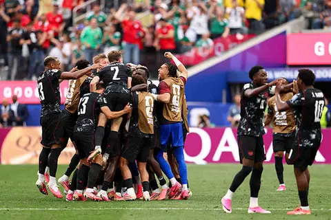 بهدف قاتل.. لاعب كندا يقص شريط أهداف دور الـ 32 في لحظات تاريخية